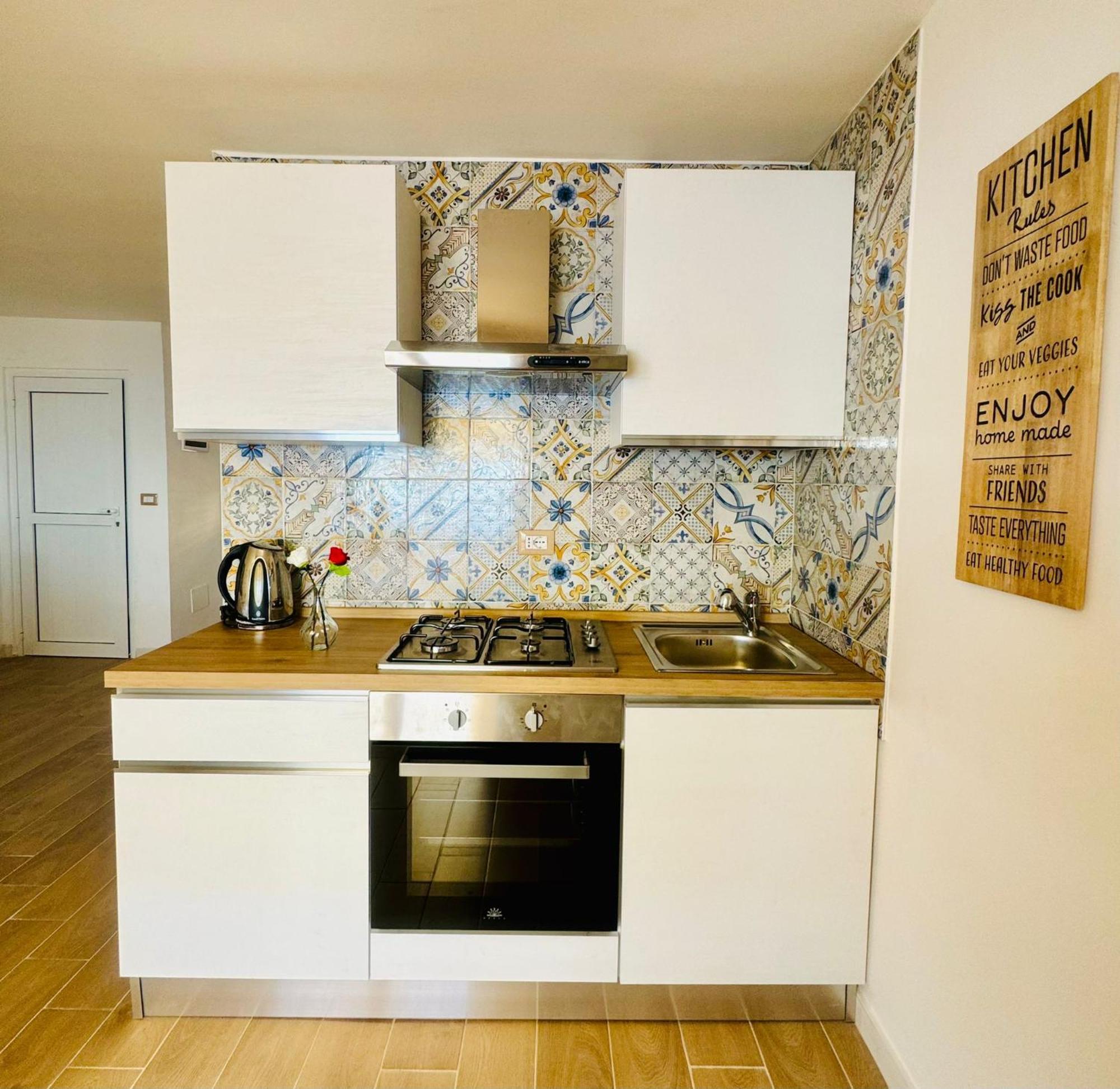 Sunrise Home Летояни Екстериор снимка
