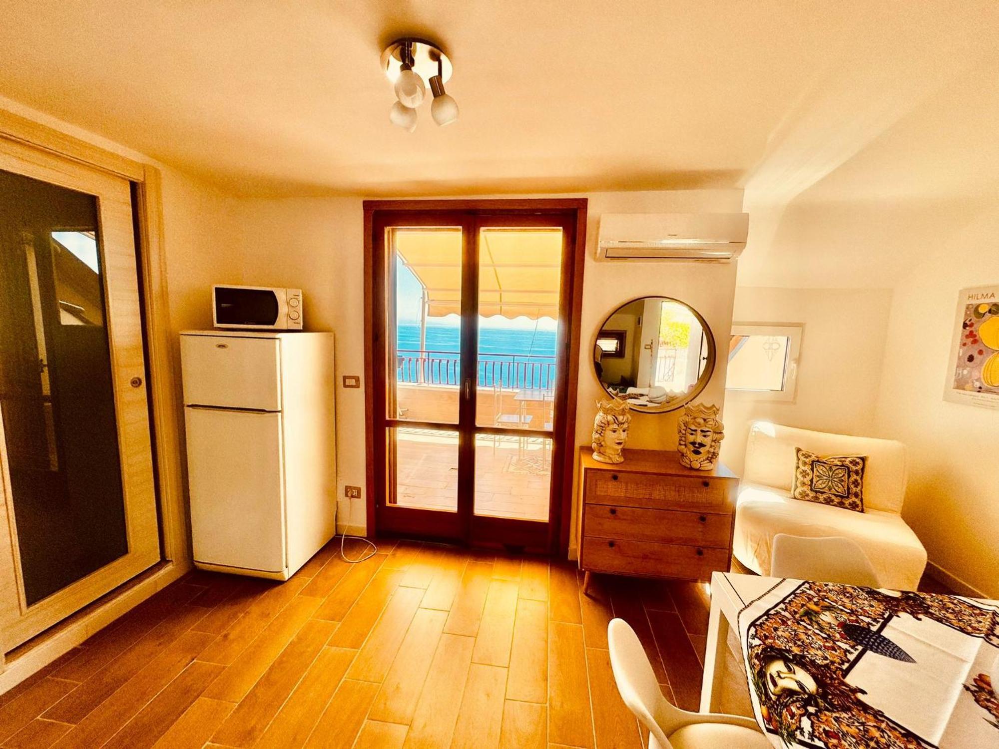 Sunrise Home Летояни Екстериор снимка